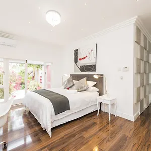 Whispering Palms Accommodatie bij particulieren